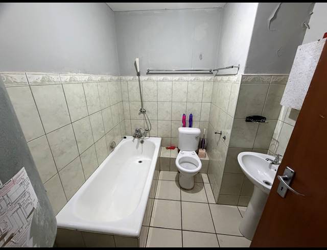 3 BEDROOM APARTMENT FOR SALE IN SUNNYSIDE